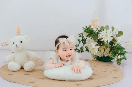 齐河四个月宝宝揉眼睛